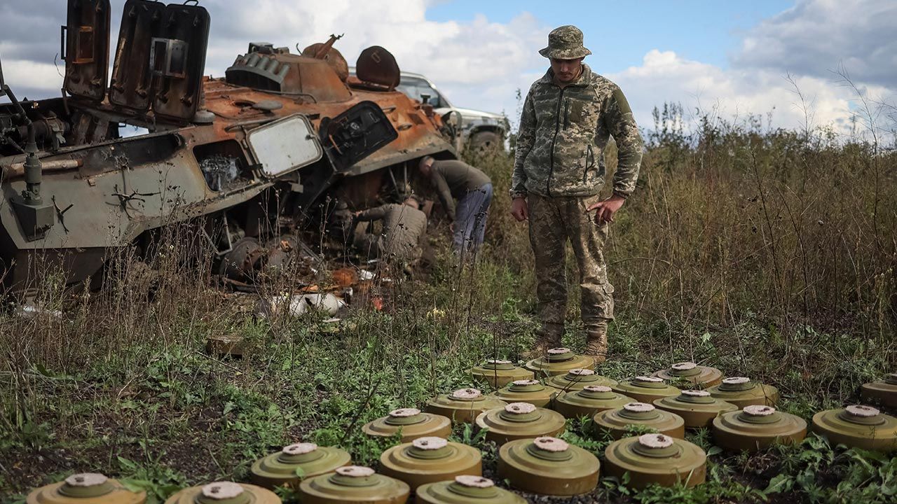 Zaminowano 250 tys. km kwadratowych ukraińskiej ziemi (fot. GLEB GARANICH / Reuters / Forum)
