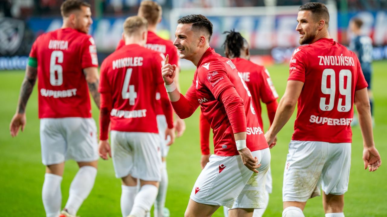 Terminarz Betclic 1 Liga 2024/25 i plan transmisji w TVP. Kiedy mecze?