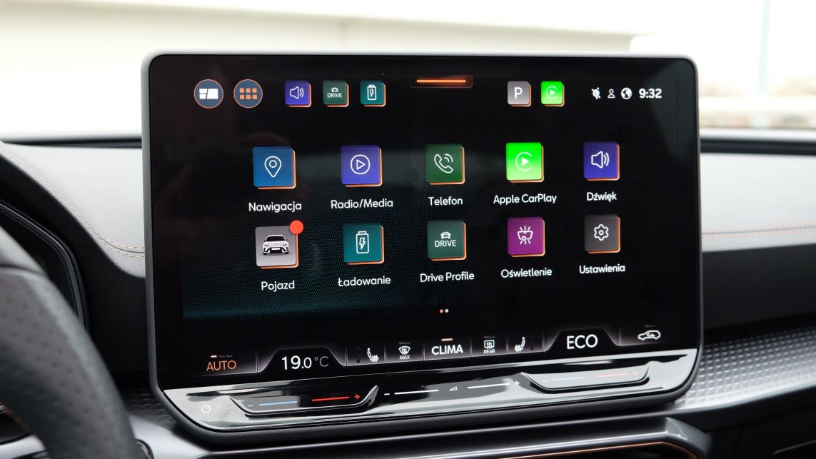 Cupra Leon Sportstourer 1.5 e-Hybrid 272 KM - system pokładowy